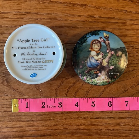 Vintage M.I. Hummel 'Apple Tree Girl' Porcelain Keepsake Music Box #C5444 - Picture 5 of 6